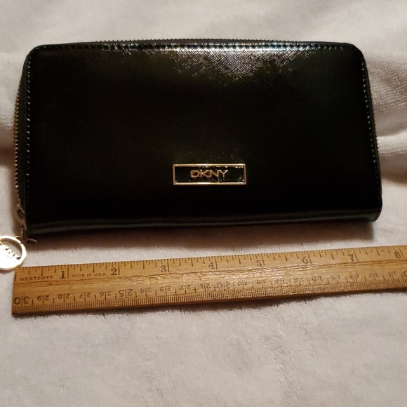 Wallet - Picture 7 of 9